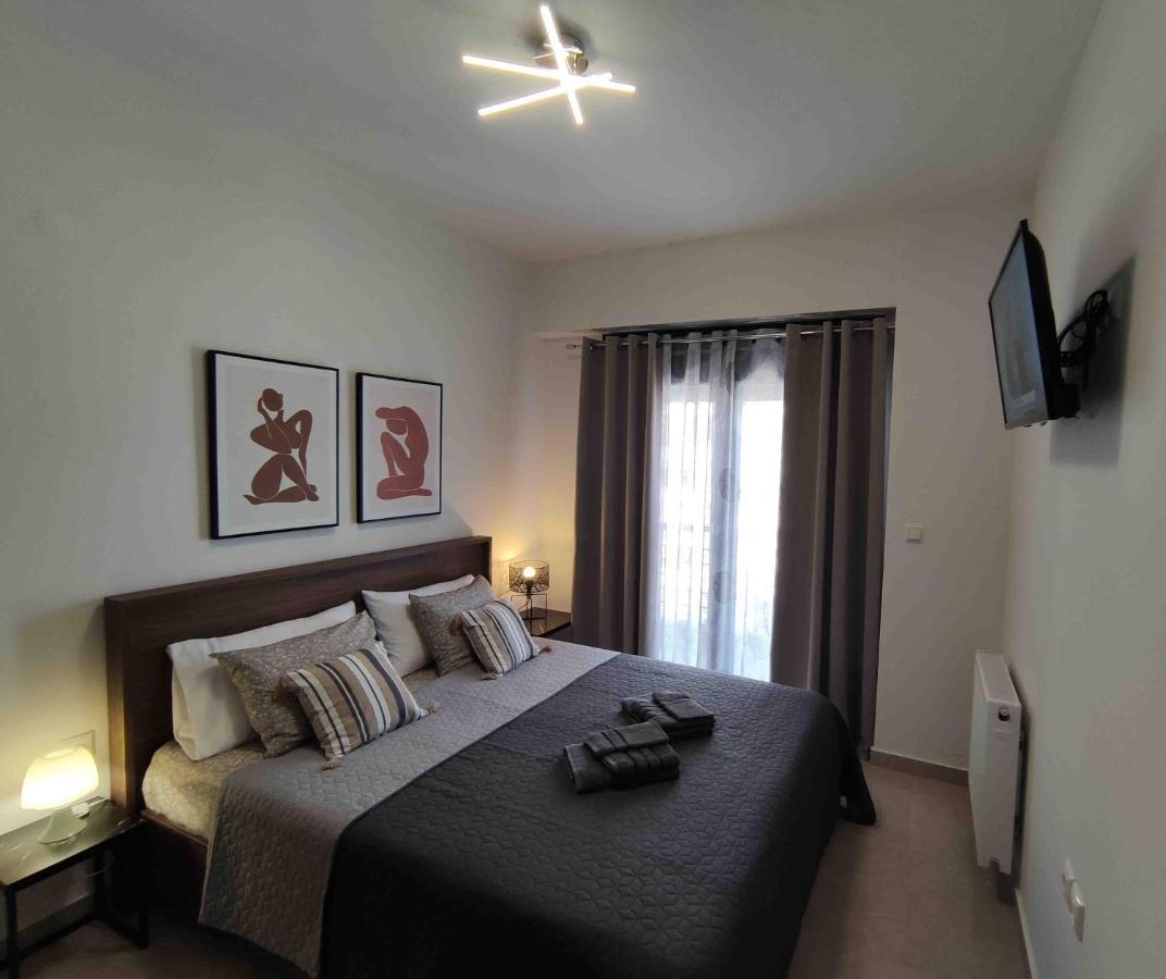 Grey Swan - Modern & Stylish Apartment With Private Parking โวโลส ภายนอก รูปภาพ