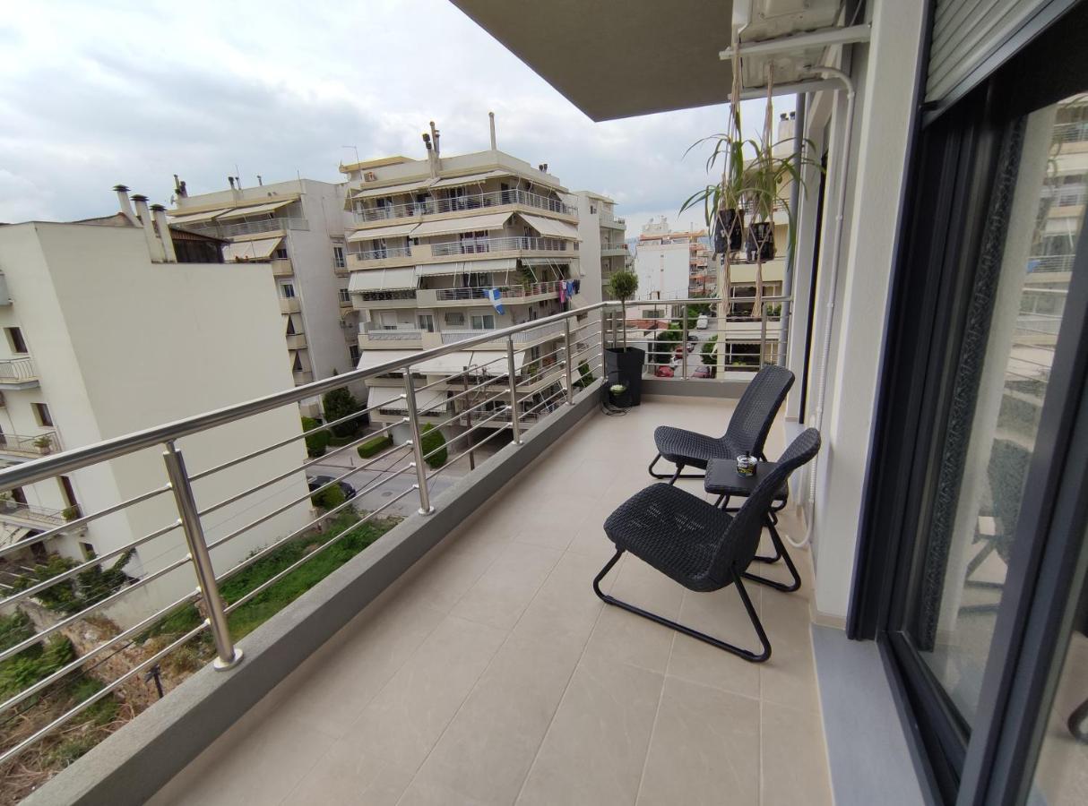 Grey Swan - Modern & Stylish Apartment With Private Parking โวโลส ภายนอก รูปภาพ